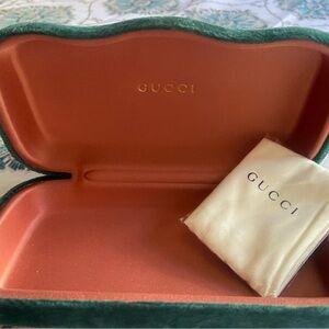 NEW GUCCI Sunglass Case & Lens Cloth